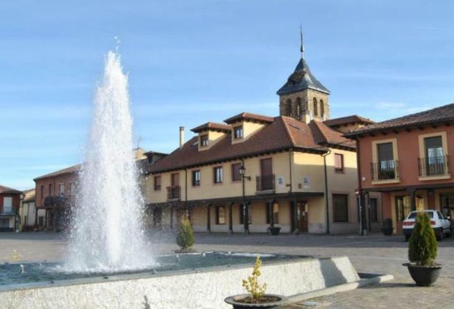 Mencia Mansilla de las Mulas Exterior foto